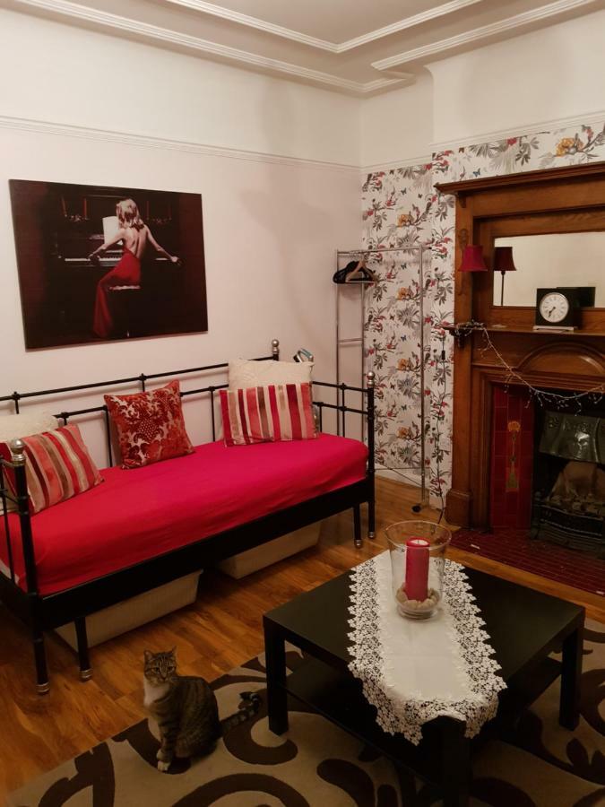 Beautiful Room In Victorian Family Home Ilford Ngoại thất bức ảnh