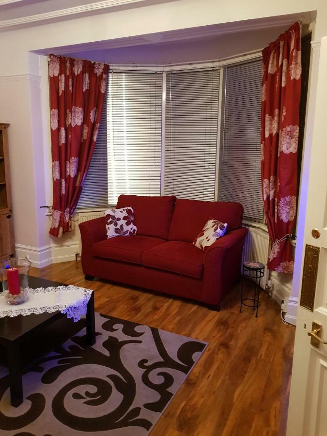 Beautiful Room In Victorian Family Home Ilford Ngoại thất bức ảnh