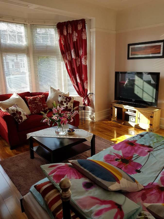 Beautiful Room In Victorian Family Home Ilford Ngoại thất bức ảnh